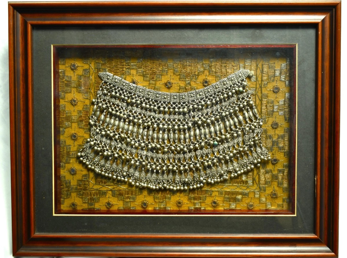 Collier plastron en argent Labbeh bédouin antique du Yémen, bijou tribal traditionnel