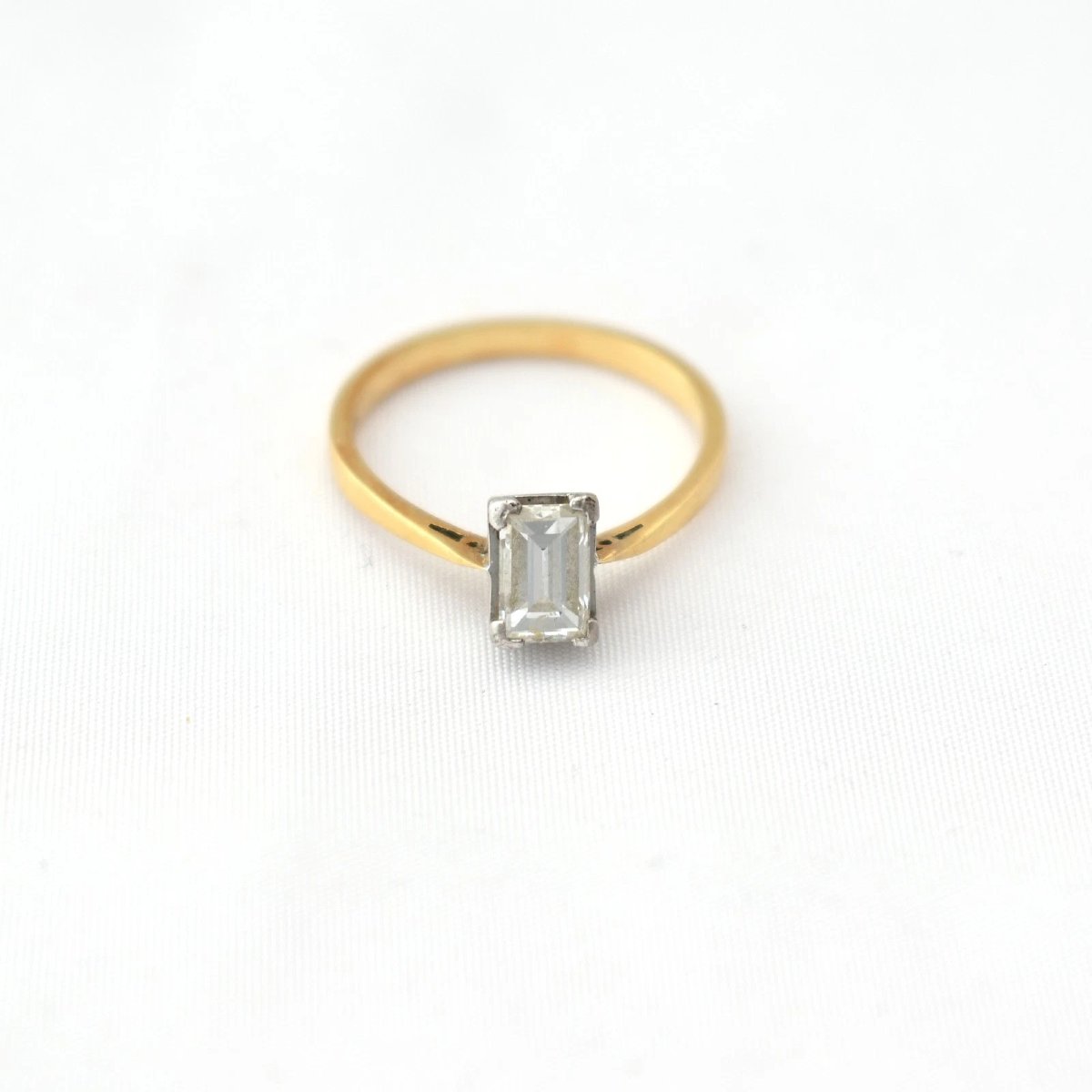 Vintage 18ct Gold 0.85ct Emerald Cut Diamond Solitaire Ring Size M 1/2-photo-1
