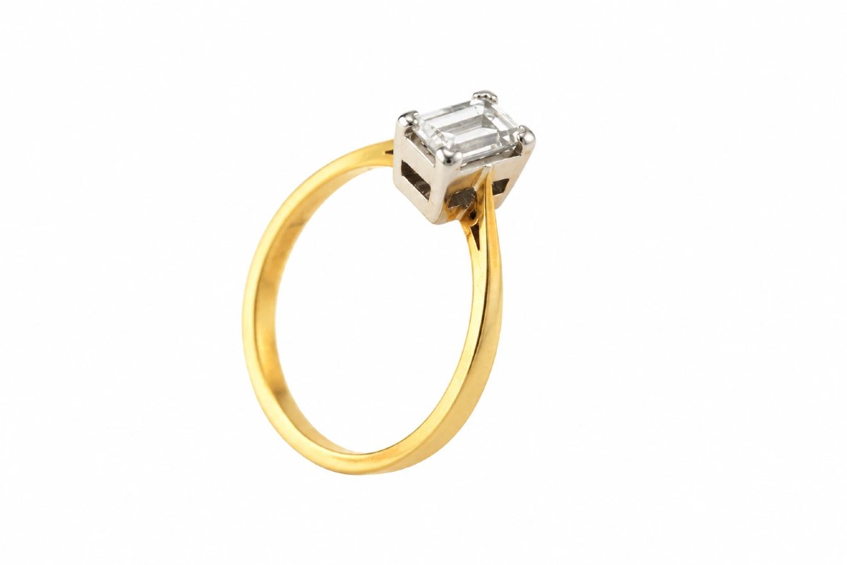 Vintage 18ct Gold 0.85ct Emerald Cut Diamond Solitaire Ring Size M 1/2