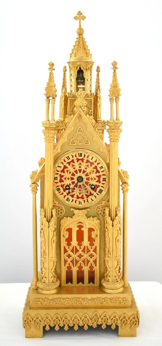 Pendule de cheminée ancienne du XIXe siècle en laiton, style cathédrale gothique, signée Villem