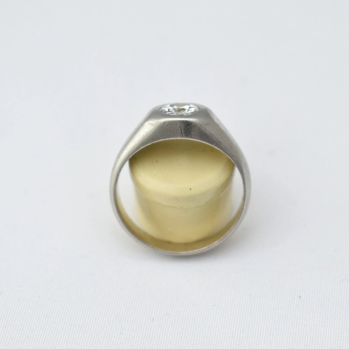 Chevalière ancienne en platine (métal précieux blanc) sertie d'un diamant taille ancienne – Tai-photo-3