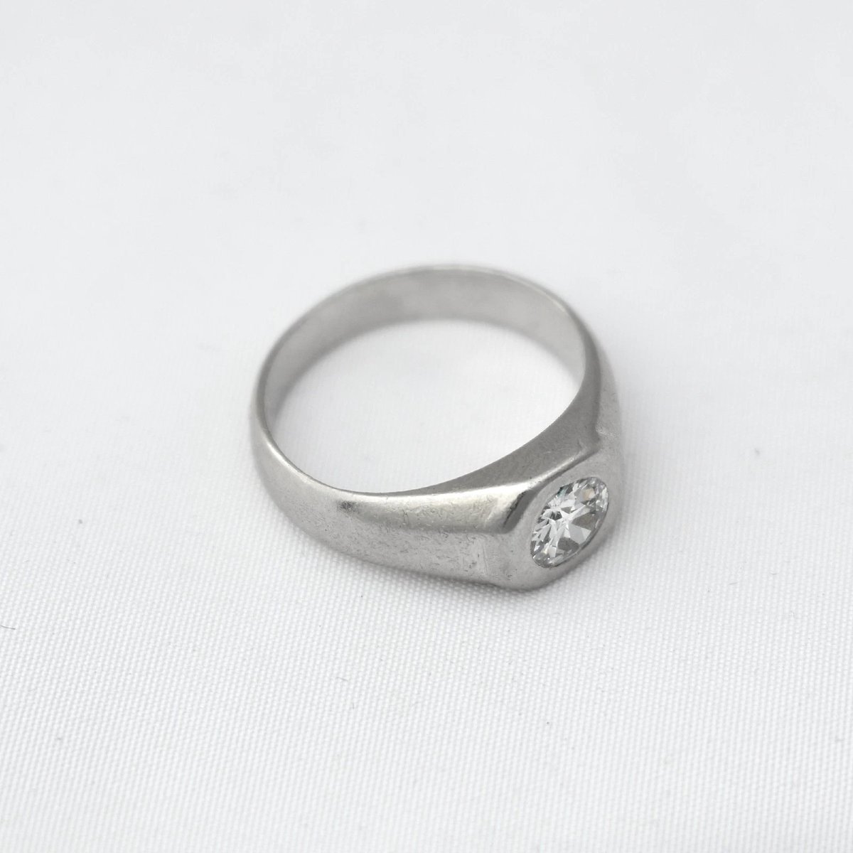 Chevalière ancienne en platine (métal précieux blanc) sertie d'un diamant taille ancienne – Tai-photo-4