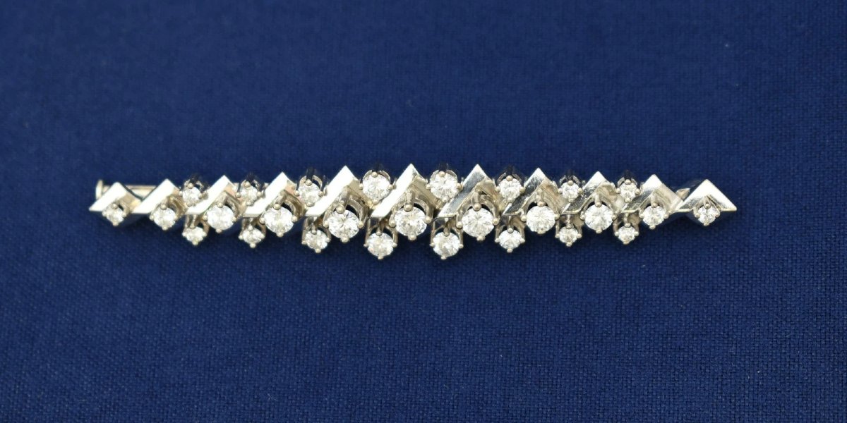 Broche vintage à trois barrettes en or blanc 18 carats, diamants (1,32 ct), 62 mm, 8,8 g-photo-3