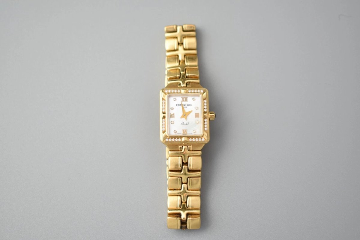 Montre pour femme Raymond Weil Parsifal en or 18 carats, diamants et nacre, 52,4 g, réf. 10.290-photo-4
