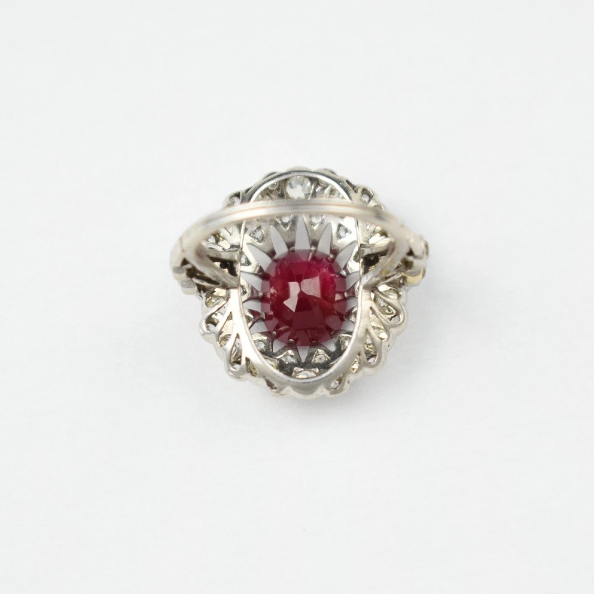 Large Vintage 18ct White Gold 4.10ct Synthetic Ruby 1.60ct Diamond Cocktail Ring-photo-2