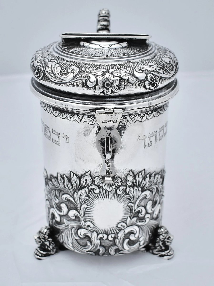 Ancienne boîte de charité (Tzedakah/Pushke) en argent suédois (titre 835) avec inscriptions en -photo-2