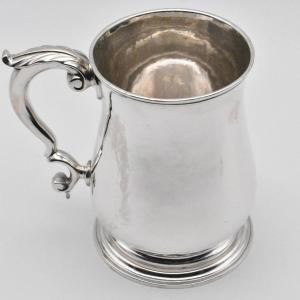 Chope/tasse en argent massif géorgien de 1751