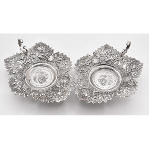Antique 1892 London Sterling Silver Repoussé Leaf Pin Dishes Pair William Comyns