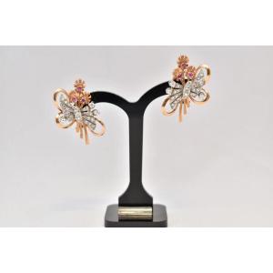 Paire de boucles d'oreilles vintage du milieu du XXe siècle en or 18 carats, ornées de rubis et