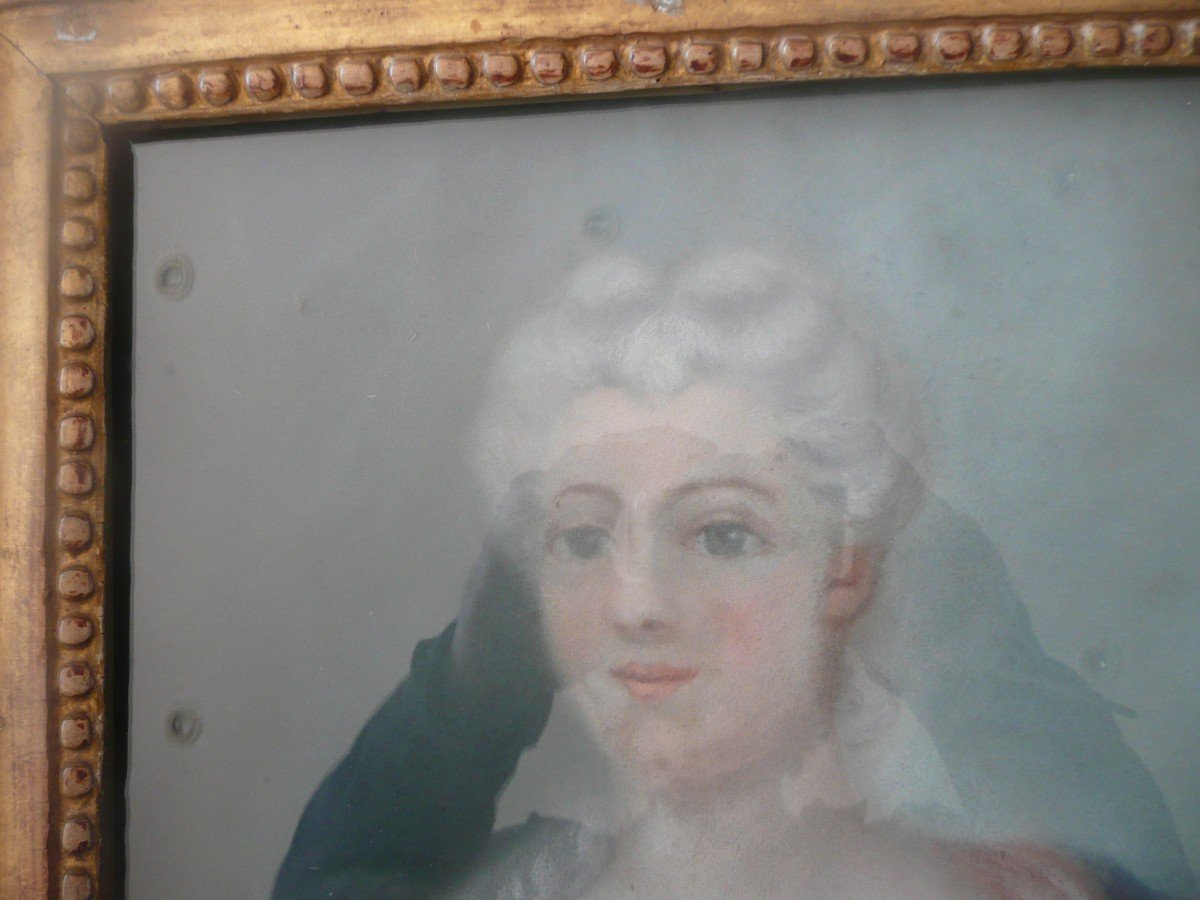 Pastel XVIIIème Siècle : Portrait De Jeune Femme Dans Son Cadre d'époque Louis XV-photo-2