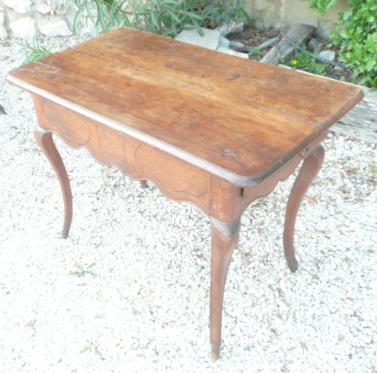 Table provencale "éoque louis XV en noyer mouluré XVIII"me siéclexv 