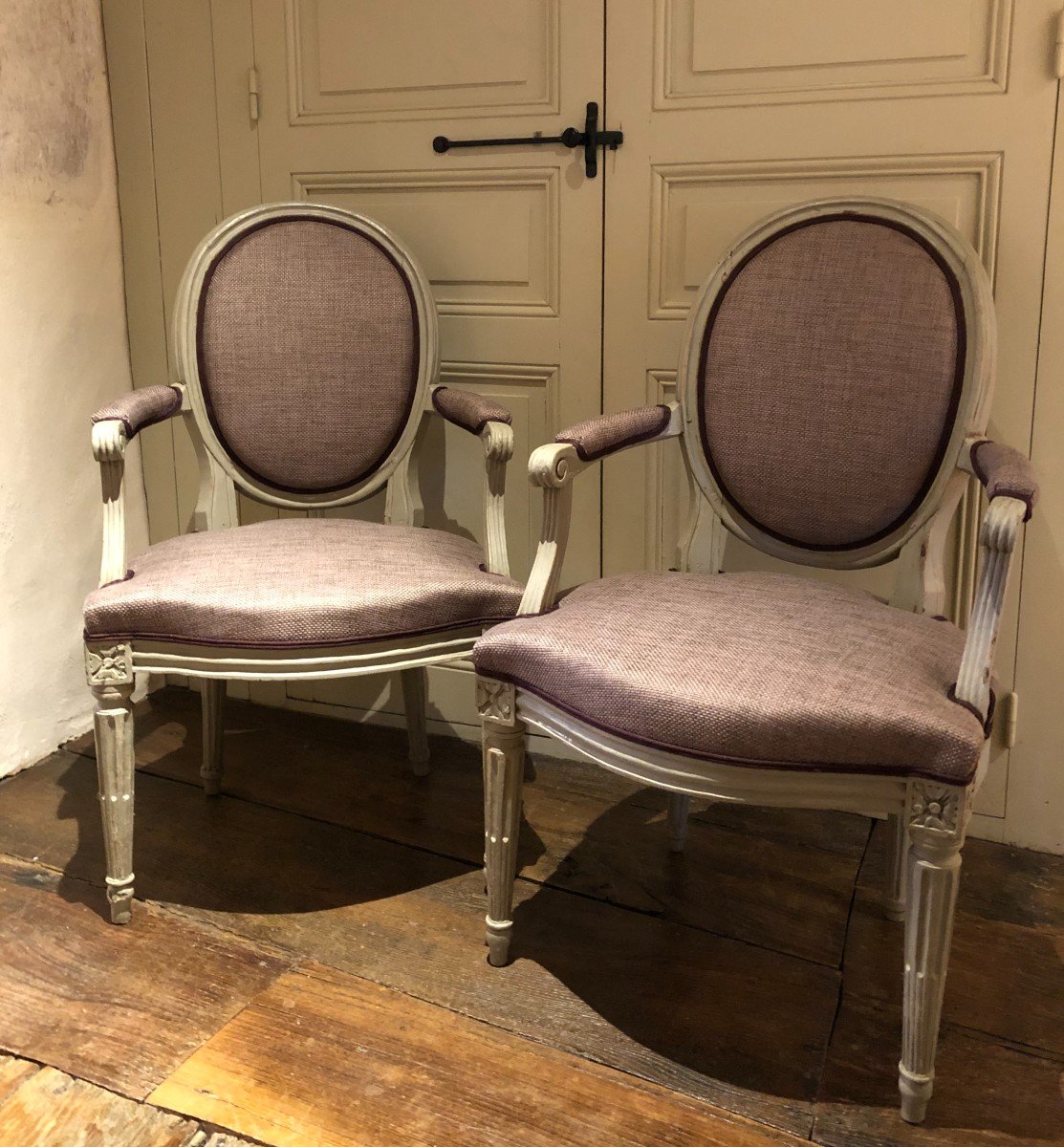 Paire De Fauteuils Médaillons Louis XVI En Cabriolet époque XVIII° Siècle