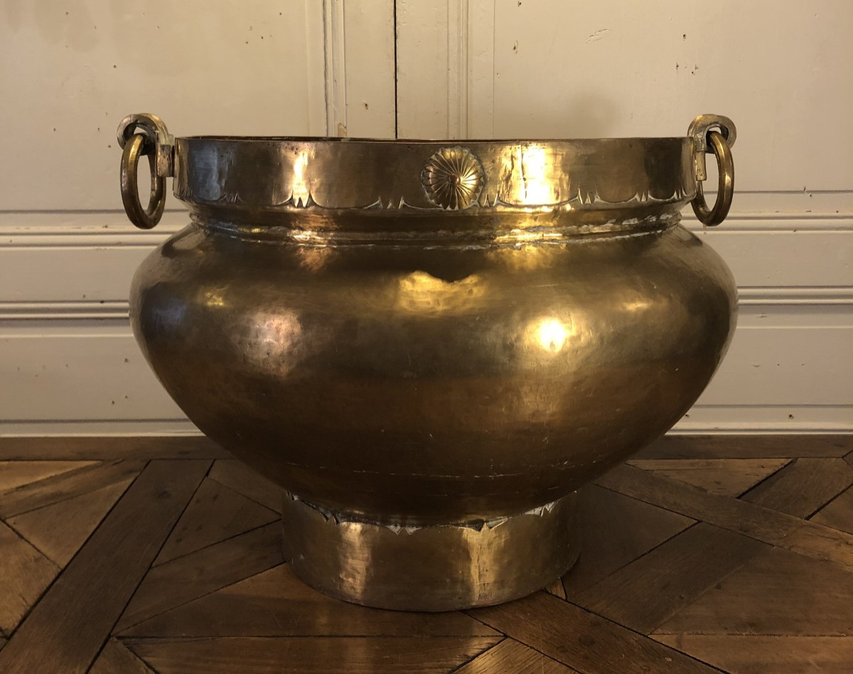 Important 19th Century Bronze Indian Cachepot