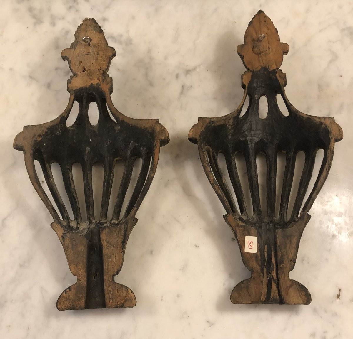 Pair Of Louis XVI Wall Vases In Carved, Painted And Gilded Wood, 18th Century -photo-4