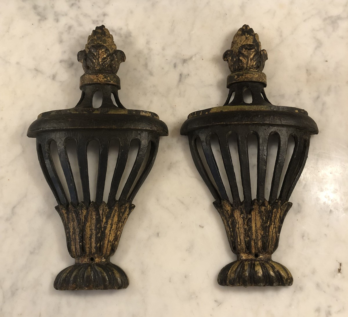 Pair Of Louis XVI Wall Vases In Carved, Painted And Gilded Wood, 18th Century 