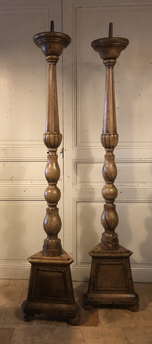 Paire de grands pique cierges style Louis XVI en bois fruitier H 177 cm-photo-2