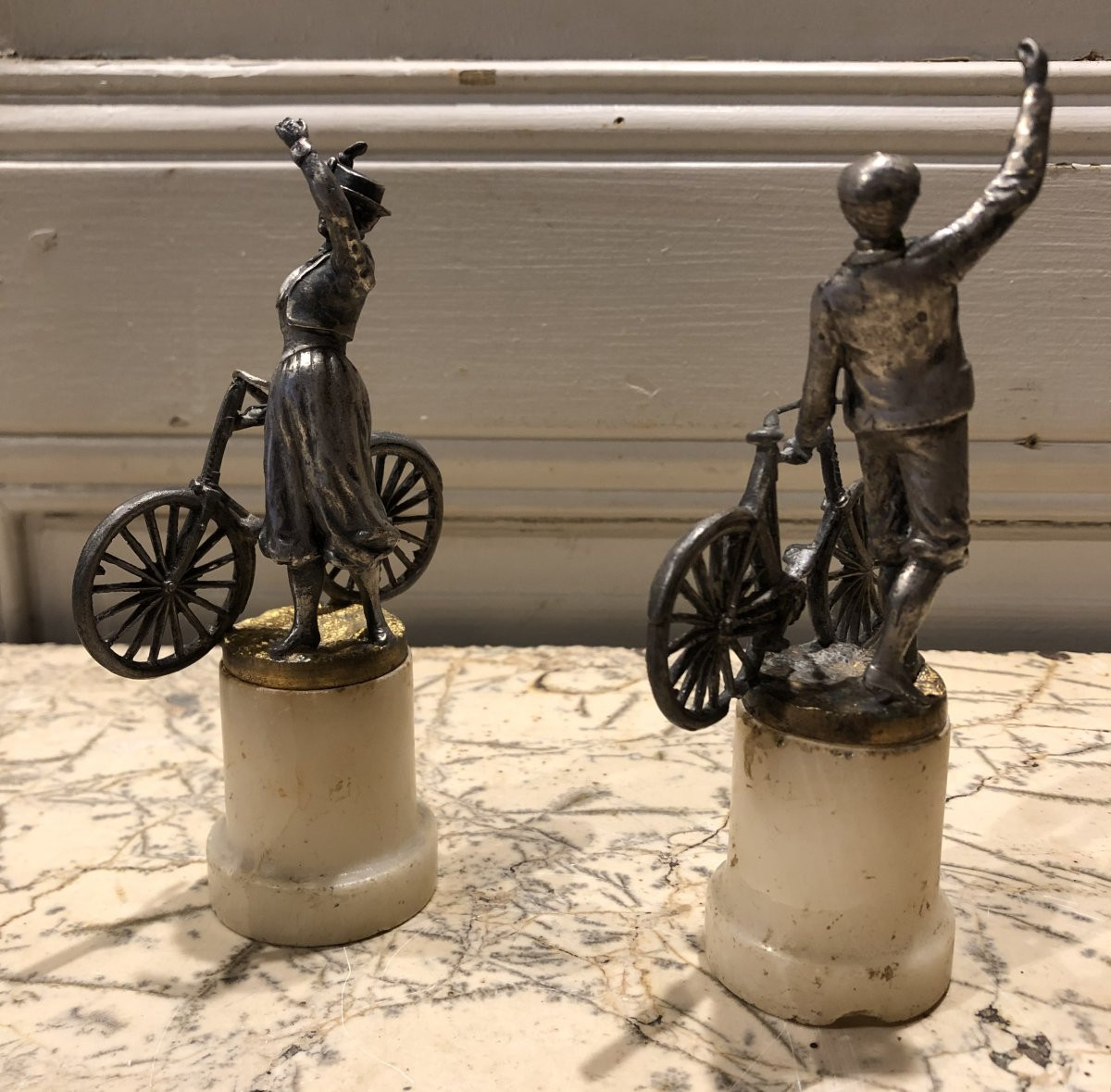 couple de cyclistes en métal argenté et doré vers 1900-photo-4
