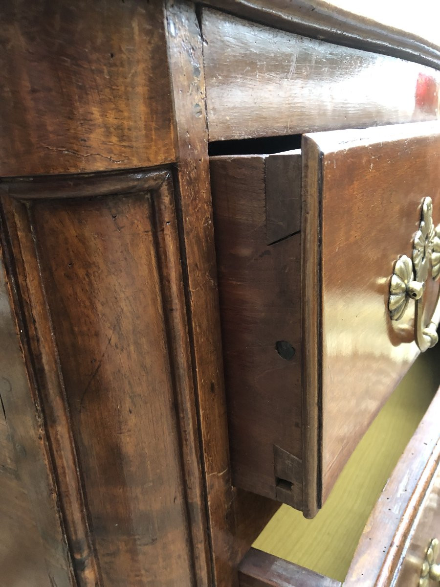 Commode galbée Louis XIV en noyer XVIII° siècle -photo-2