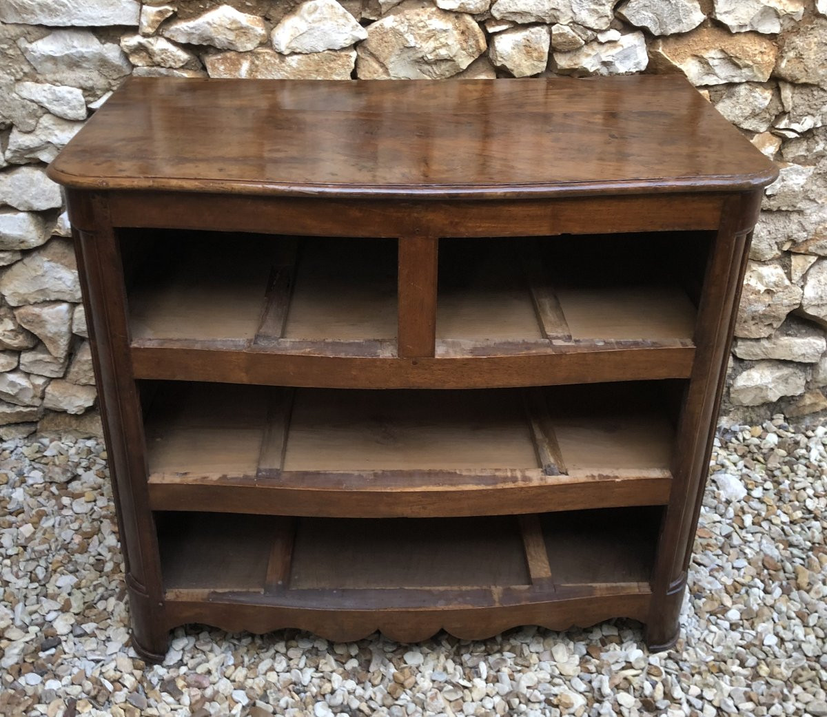 Commode galbée Louis XIV en noyer XVIII° siècle -photo-6