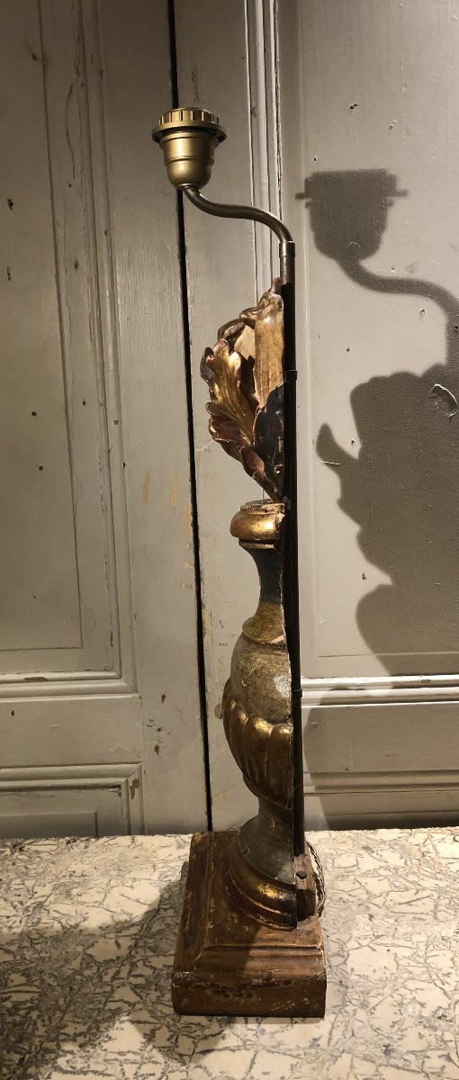 Vase fleuri en bois sculpt&eacute; dor&eacute; et polychrome XVIII&deg; si&egrave;cle mont&eacute;e en lampe -photo-3