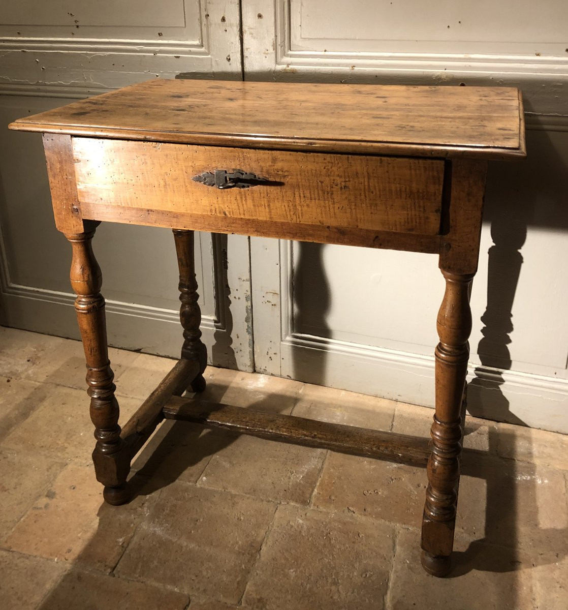 Louis XIV Walnut Table, Late 17th Century, Early 18th Century -photo-2