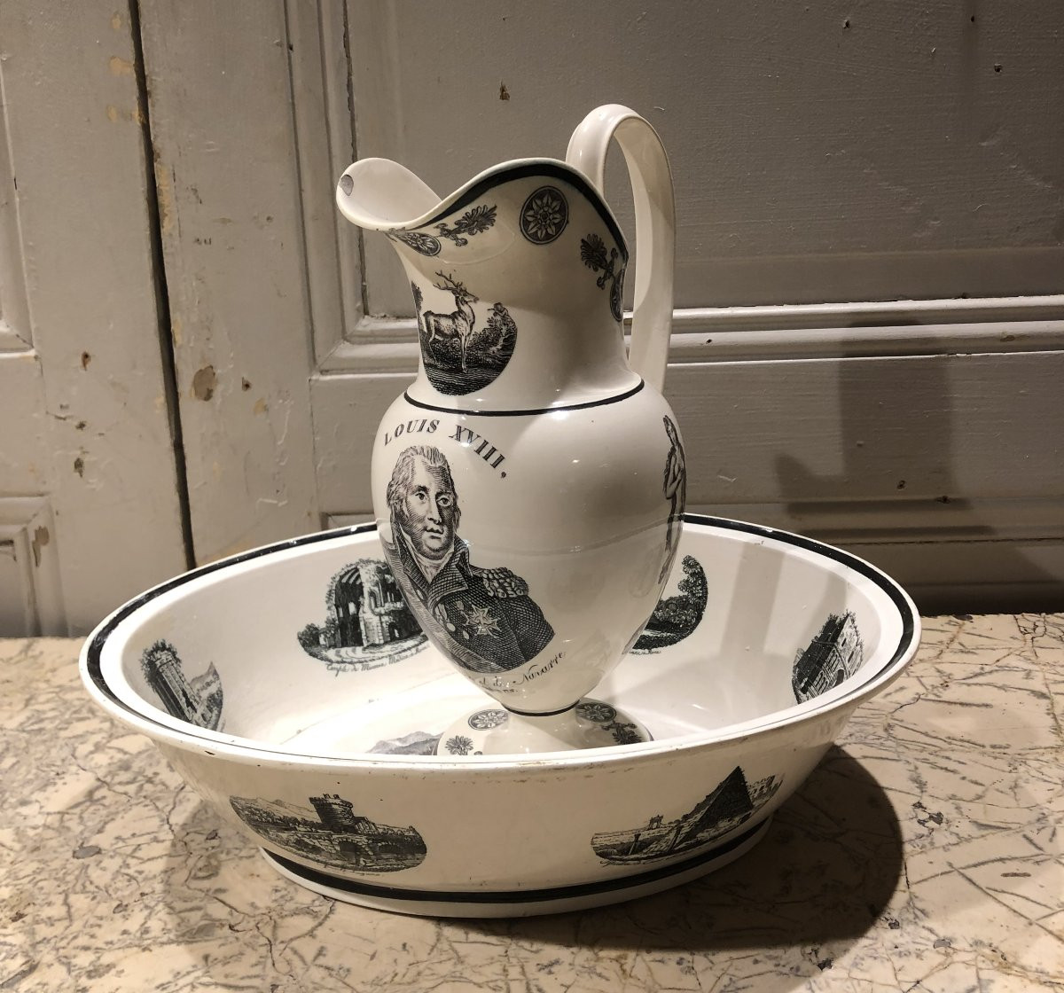 Broc &agrave; l&#039;effigie de Louis XVIII et bassin en fa&iuml;ence de Creil et Montereau  -photo-2
