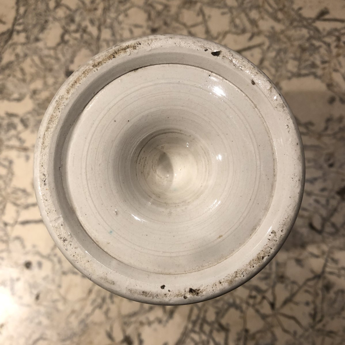 Broc &agrave; l&#039;effigie de Louis XVIII et bassin en fa&iuml;ence de Creil et Montereau  -photo-3