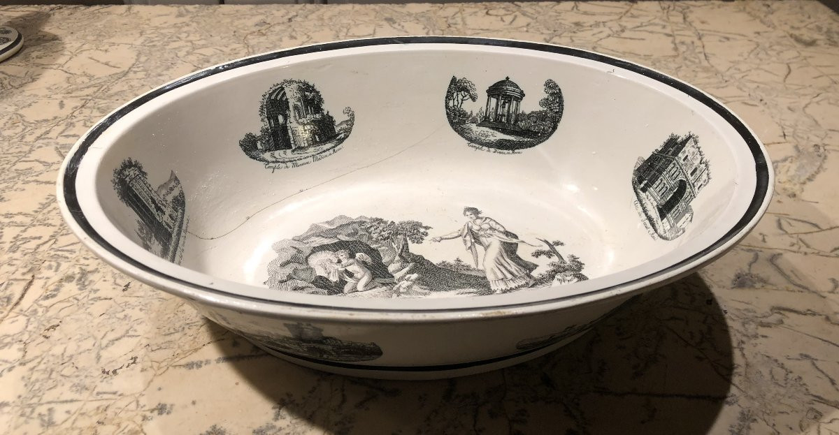 Broc &agrave; l&#039;effigie de Louis XVIII et bassin en fa&iuml;ence de Creil et Montereau  -photo-4