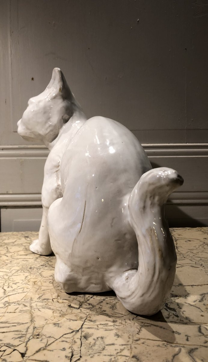 Chat assis en terre cuite à couverte blanche -photo-4