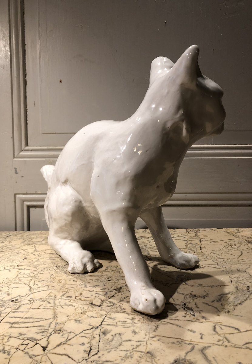 Chat assis en terre cuite à couverte blanche -photo-5