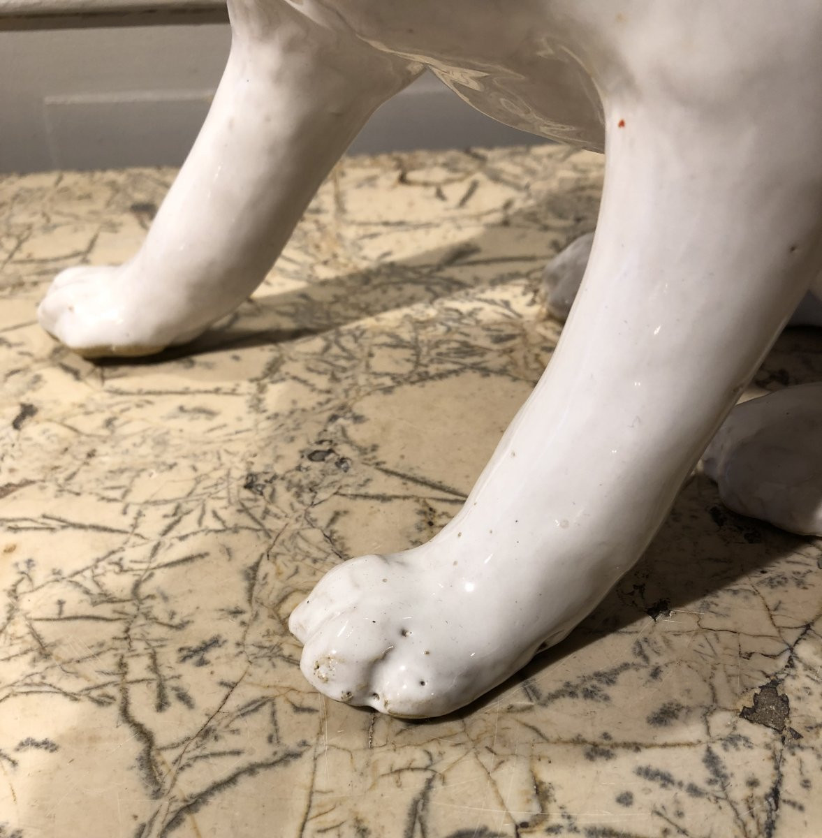 Chat assis en terre cuite à couverte blanche -photo-6