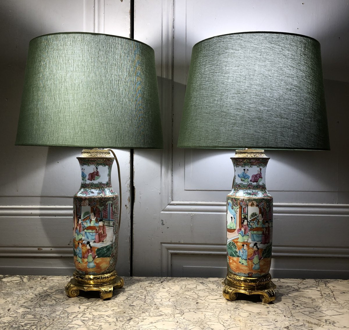 Pair Of Canton Porcelain And Gilt Bronze Lamps -photo-2