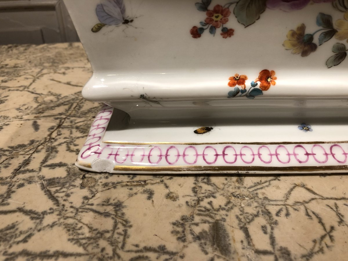 Paire de jardinières "scènes galantes" en porcelaine -photo-7