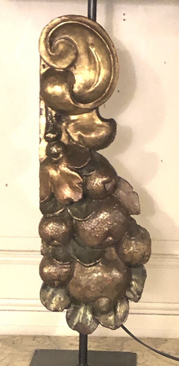 Paire de grandes lampes aux fruits en bois polychrome et doré, XVIII° siècle -photo-4