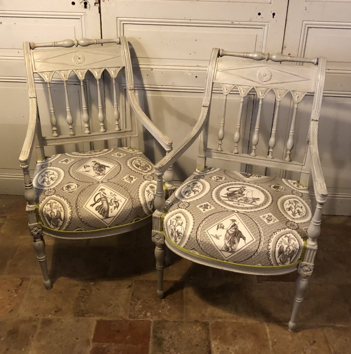 Paire De Fauteuils Directoire En Bois Peint XVIII° Siècle-photo-3