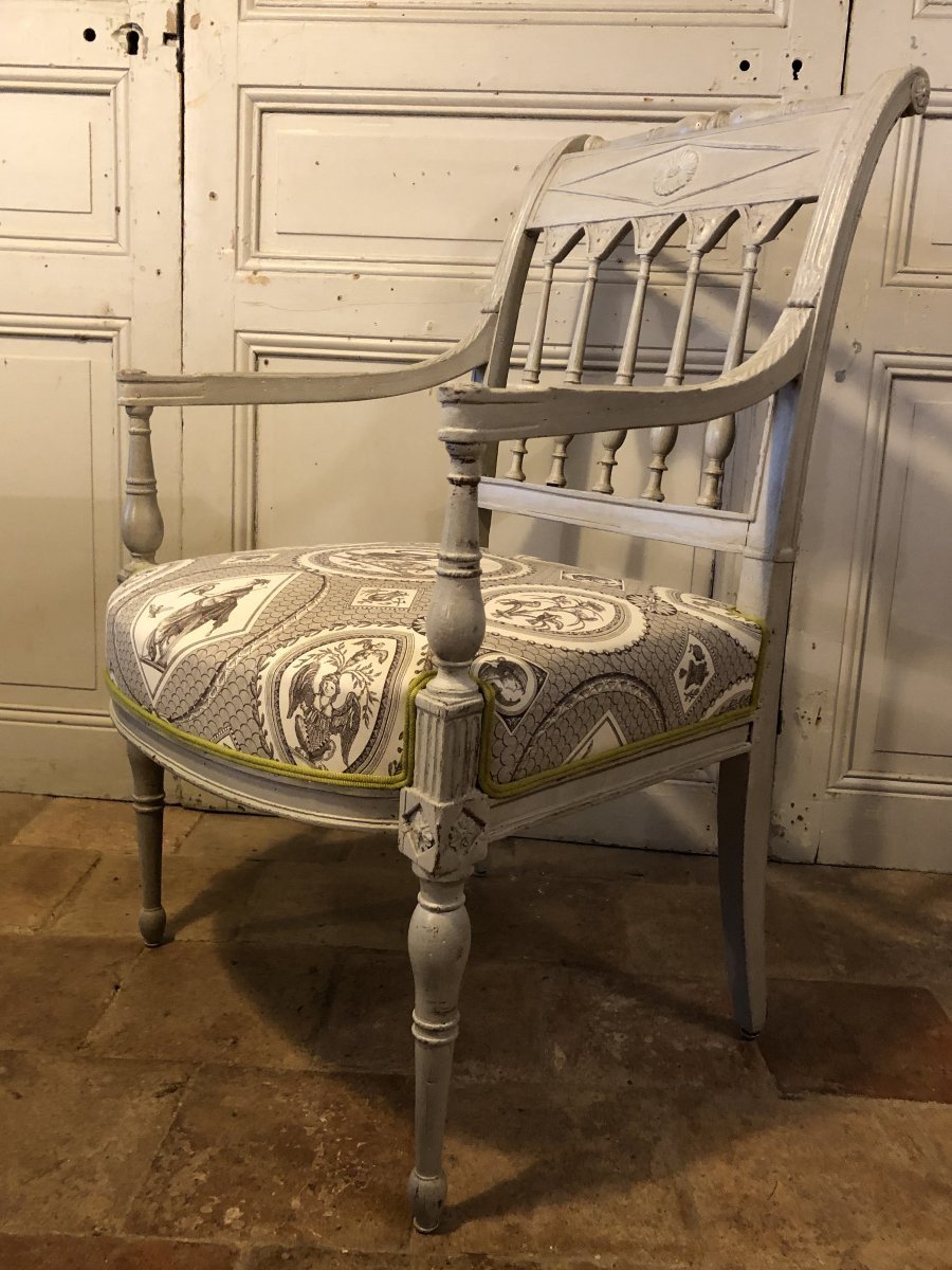 Paire De Fauteuils Directoire En Bois Peint XVIII° Siècle-photo-1