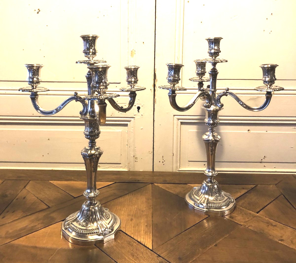 Victor Saglier Paire de chandeliers style Louis XIV Régence