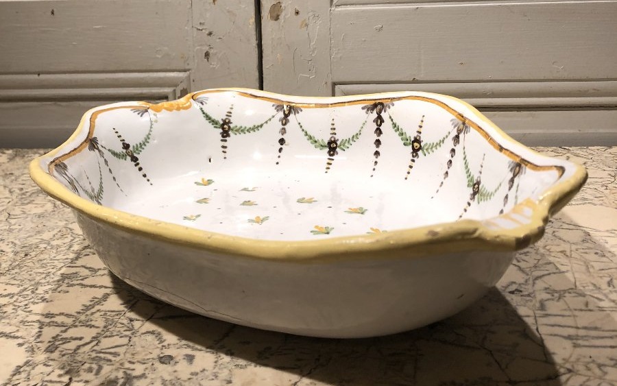 Plat oblong en faïence de Varage Louis XVI fin XVIII° siècle -photo-3