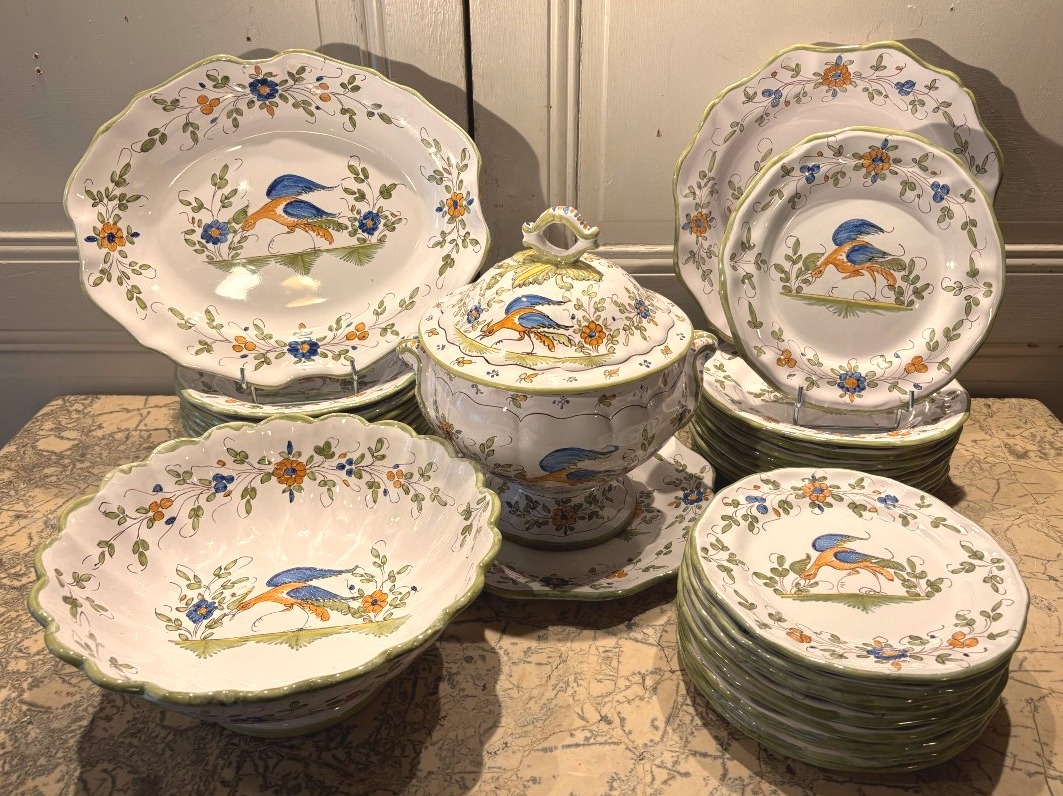 Tolosane Martre Dinner Service By Matet France, 35-piece Set