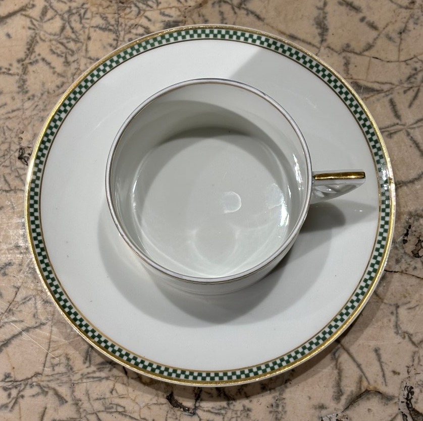 Suite de six tasses à thé  Art-déco en porcelaine de Limoges -photo-4