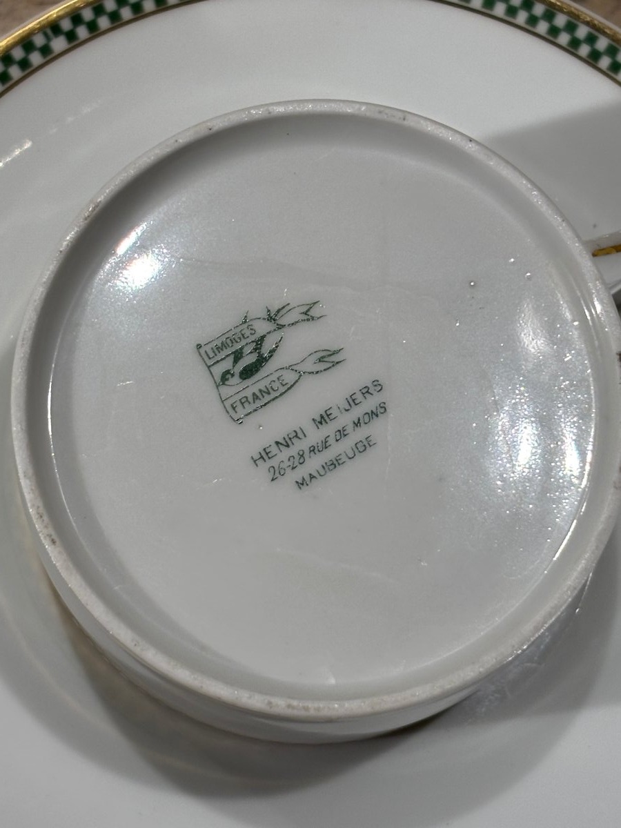 Suite de six tasses à thé  Art-déco en porcelaine de Limoges -photo-4