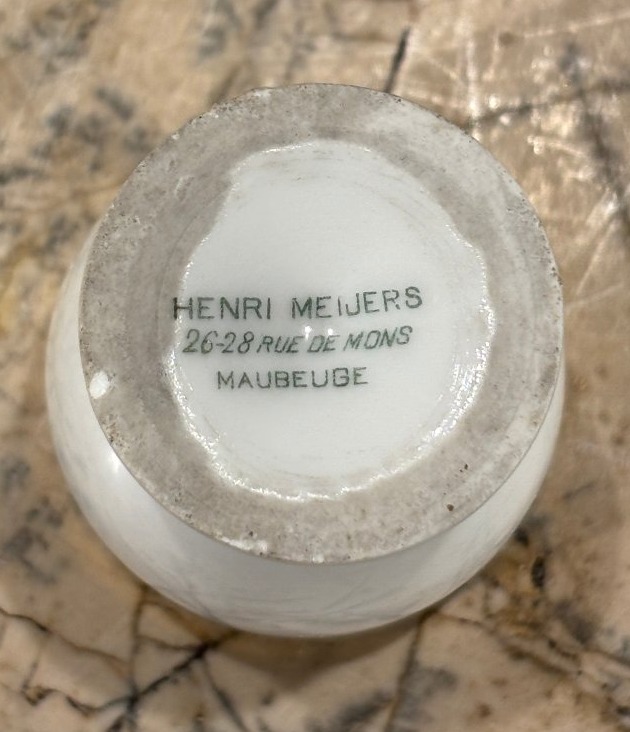 Suite de six coquetiers Art-d&eacute;co en porcelaine de Limoges -photo-1