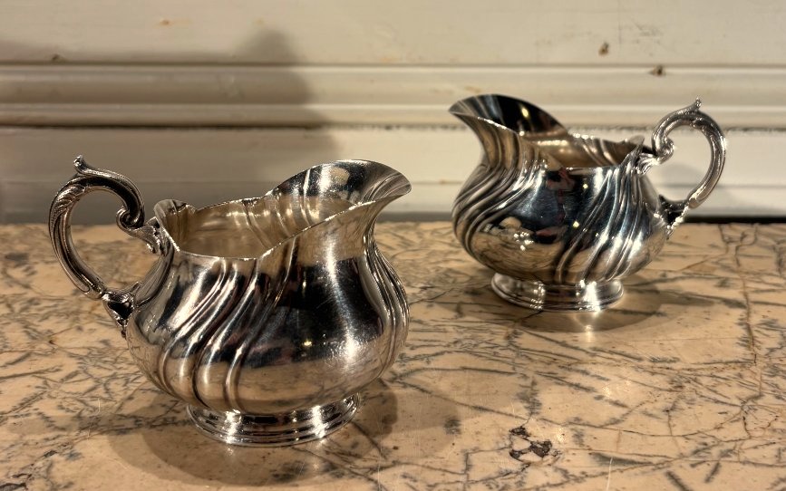 Christofle paire de crémiers style Louis XV  