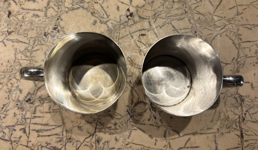 Paire de chopes pinte à bière anglaise en métal argenté vers 1900-photo-3
