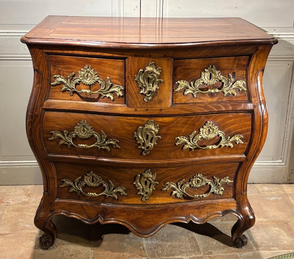 Petite commode tombeau Bordelaise en acacias XVIII° siècle -photo-2