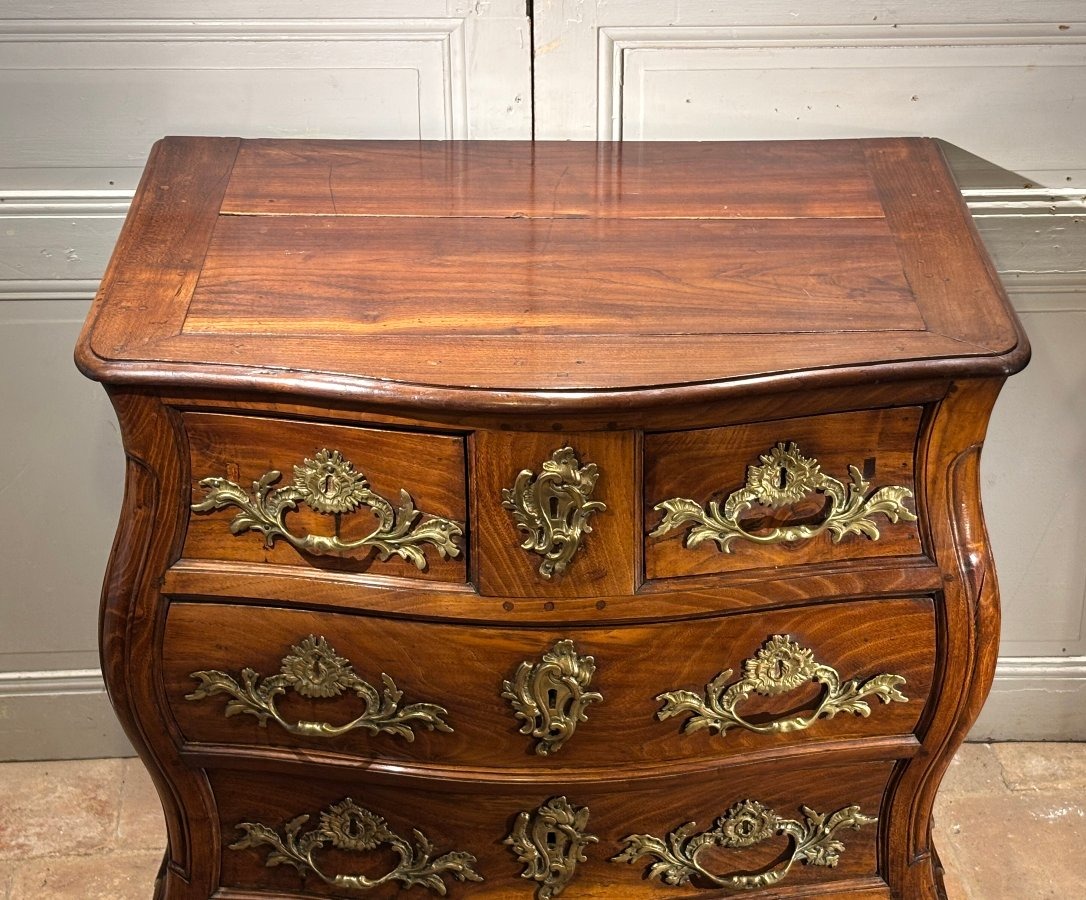 Petite commode tombeau Bordelaise en acacias XVIII° siècle -photo-4
