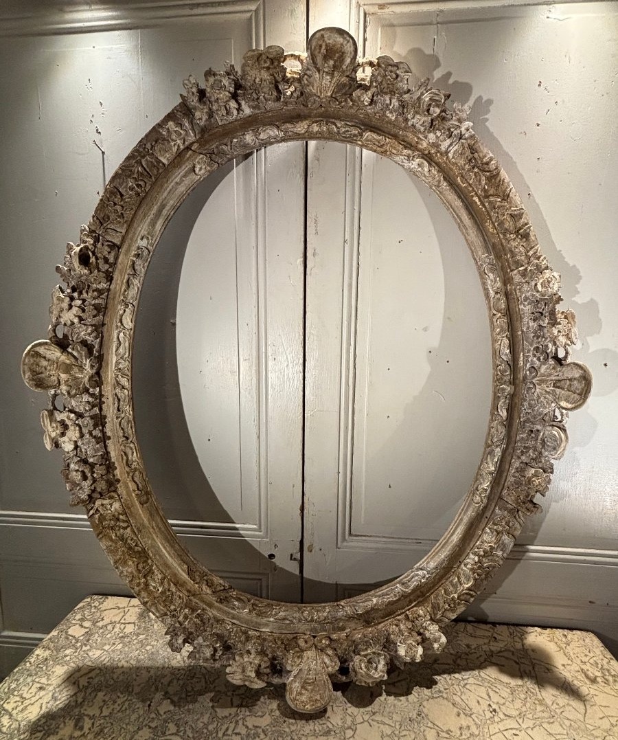 Pair Of Large Louis XIV-style Frames With Carved Oak Medallions -photo-3