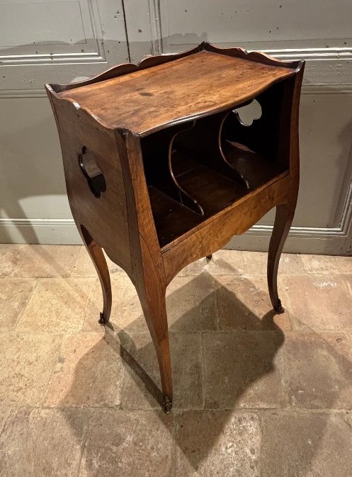18th-century Louis XV-style Walnut Side Table, Curved On All Sides-photo-2