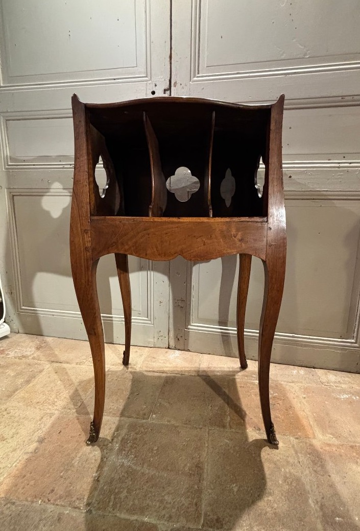 18th-century Louis XV-style Walnut Side Table, Curved On All Sides-photo-4