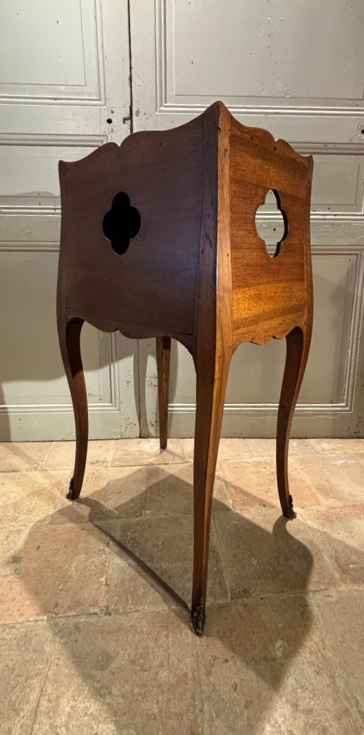 18th-century Louis XV-style Walnut Side Table, Curved On All Sides-photo-1
